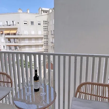 Charme, Clim, Terrasse, & Centre-ville Апартаменты *